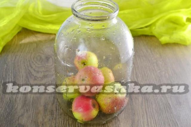 Как сделать компот из цельных яблок